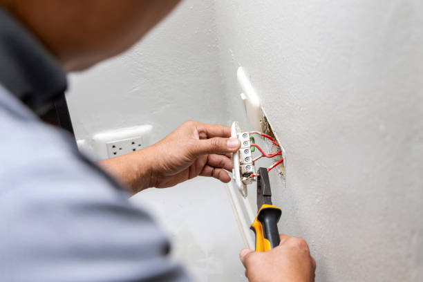Best Circuit Breaker Repair  in Richwood, TX